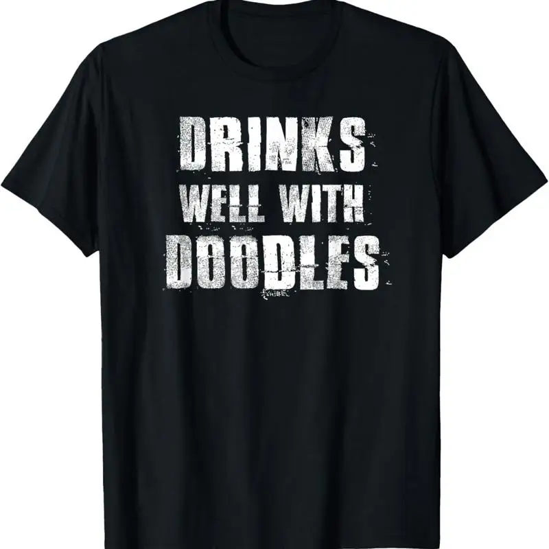 

Футболка Drinks Well With Doodles Goldendoodle