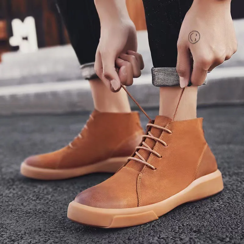 

Однотонные нескользящие мужские ботинки в стиле ретро, осень 2023, мужская повседневная обувь, модная и удобная обувь на резиновой подошве, большие размеры 46 47