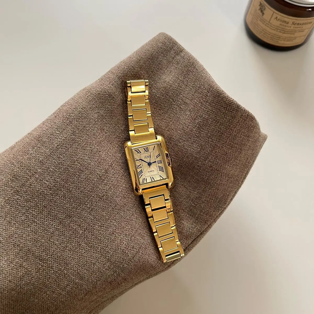 Elegant Women'S WatchSimple And Stylish Steel Band Design HighEnd And Understated Luxury Square Shape Perfect As A Student Gift.