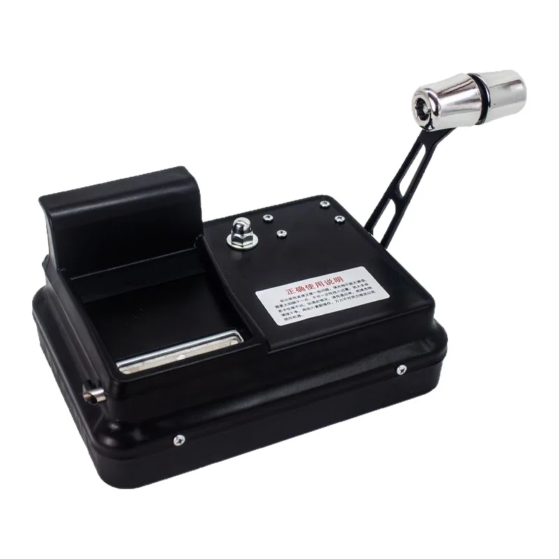 

Ручной портативный прибор для скручивания сигарет с двойной направляющей и рычажным механизмом (тип «Мантис»)