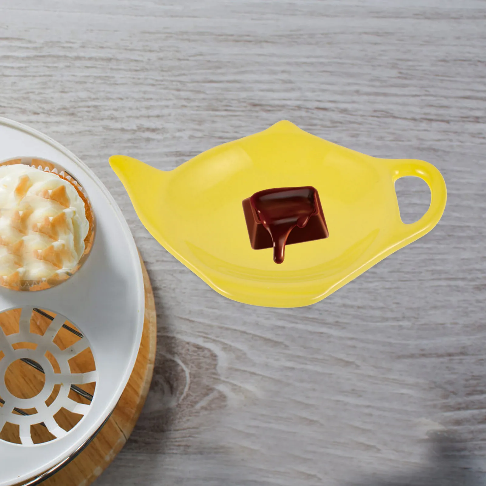 Sottobicchiere per bustine di tè in ceramica Vassoio decorativo a forma di teiera Porta bustine di tè Ciotola per snack Piatto multiuso Accessori per caffè