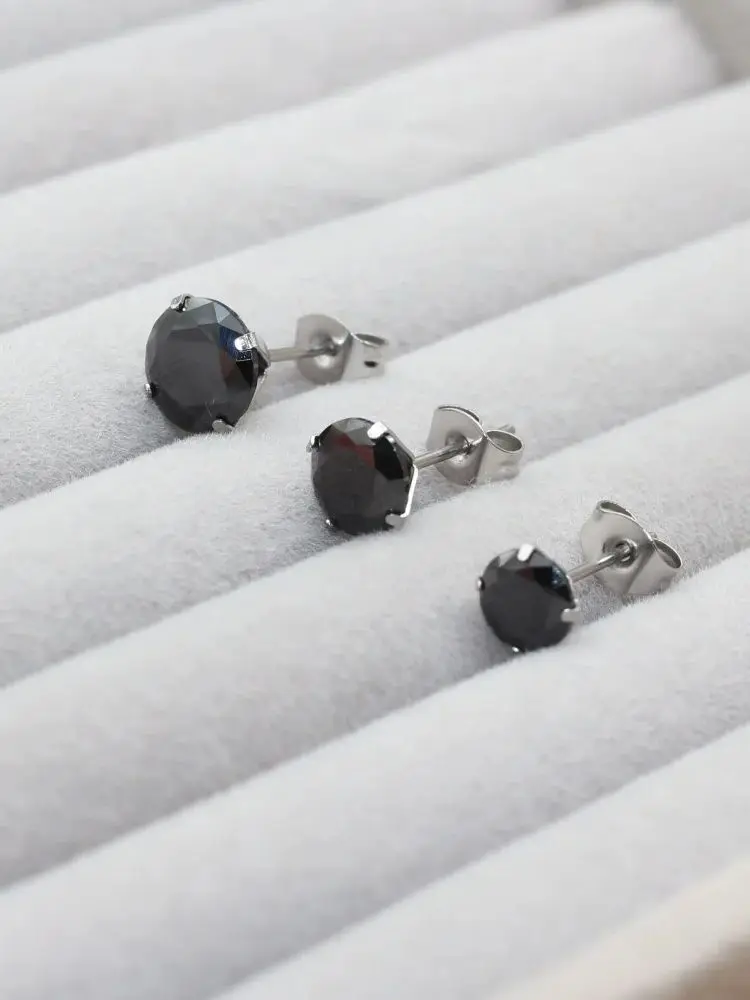 6 7 8mm Runde Schwarze AAA Zirkonia Edelstahl Ohrstecker Goldene IP-Beschichtung Nicht Verblassend – Detail 6