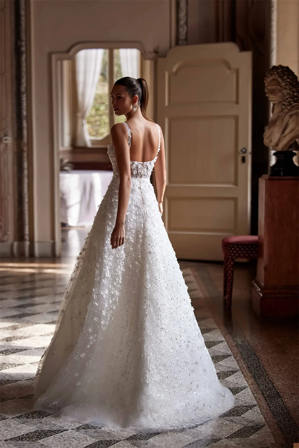Vestido de novia con abertura alta y lado blanco personalizado de Tokio, vestido de novia con tirantes finos sin mangas y cremallera trasera, vestido de novia de corte A 2025