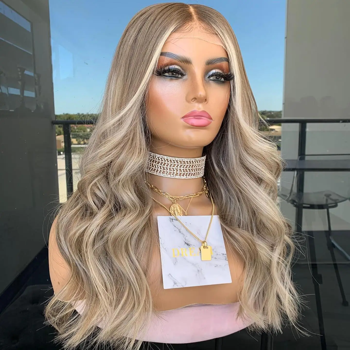 Highlighted Blonde Full Lace Wig Virgin Human Hair 13x6 Lace Front Wig Pre-plucked 26' Transparent Lace Wavy Wig for Women 150%