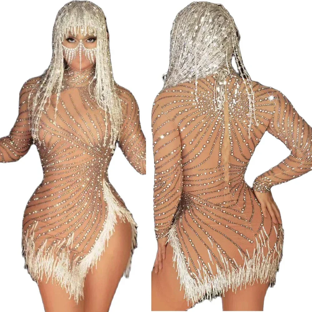 Vestido de mujer con flecos y cuentas adornados con diamantes brillantes, ropa de escenario