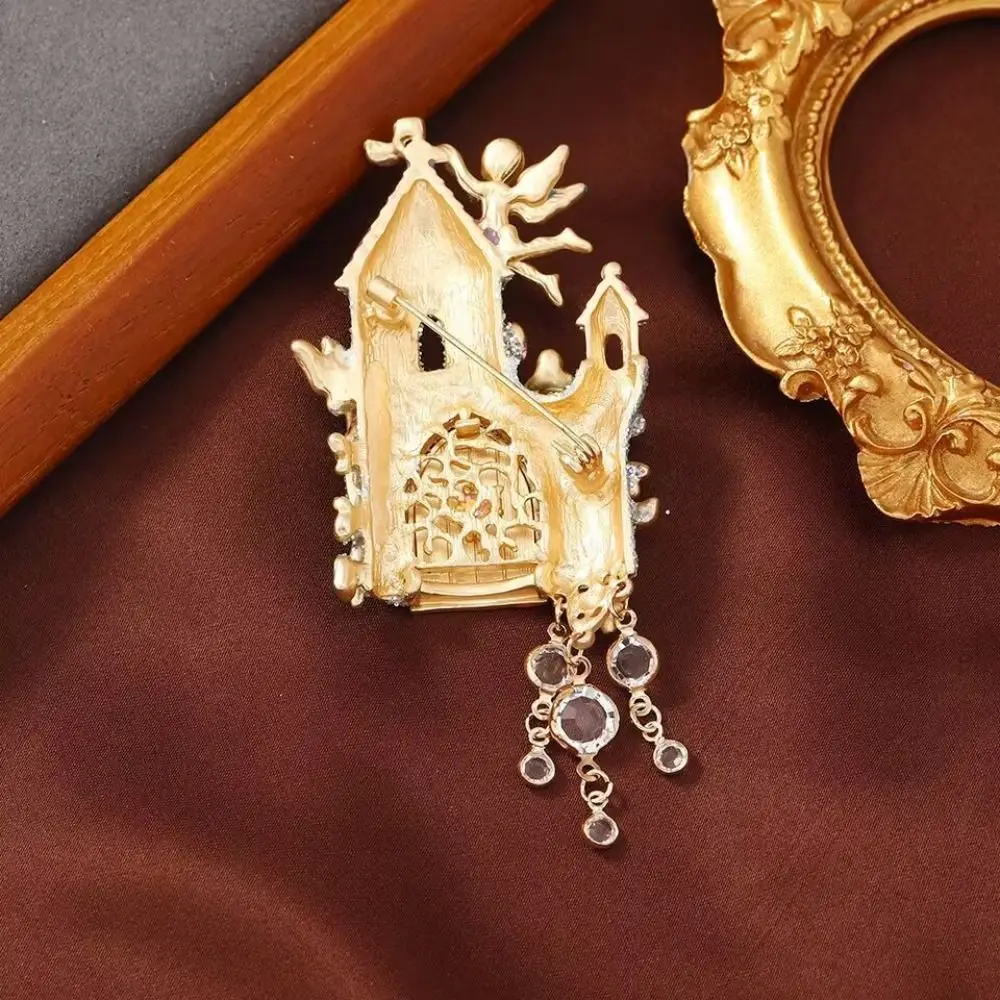 Classic Vintage Palace Fantasy Castle Pins Metal Party Jewelry Building Enamel Brooches Luxury Gift Pendant For Women Men