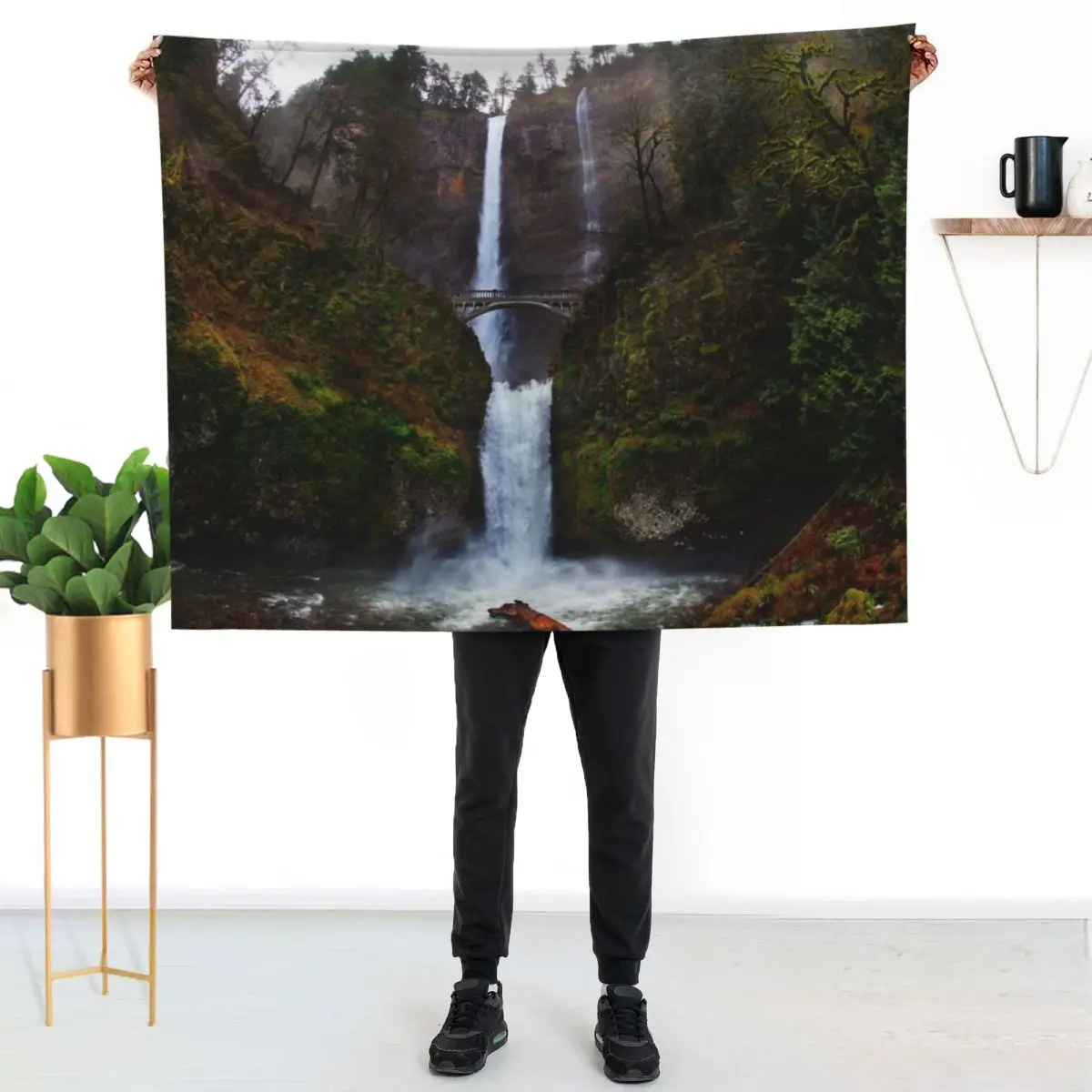 

Multnomah Falls Oregon - Woodland Waterfall Throw Blanket Soft Sherpa Fleece Warm Blanket for Winter