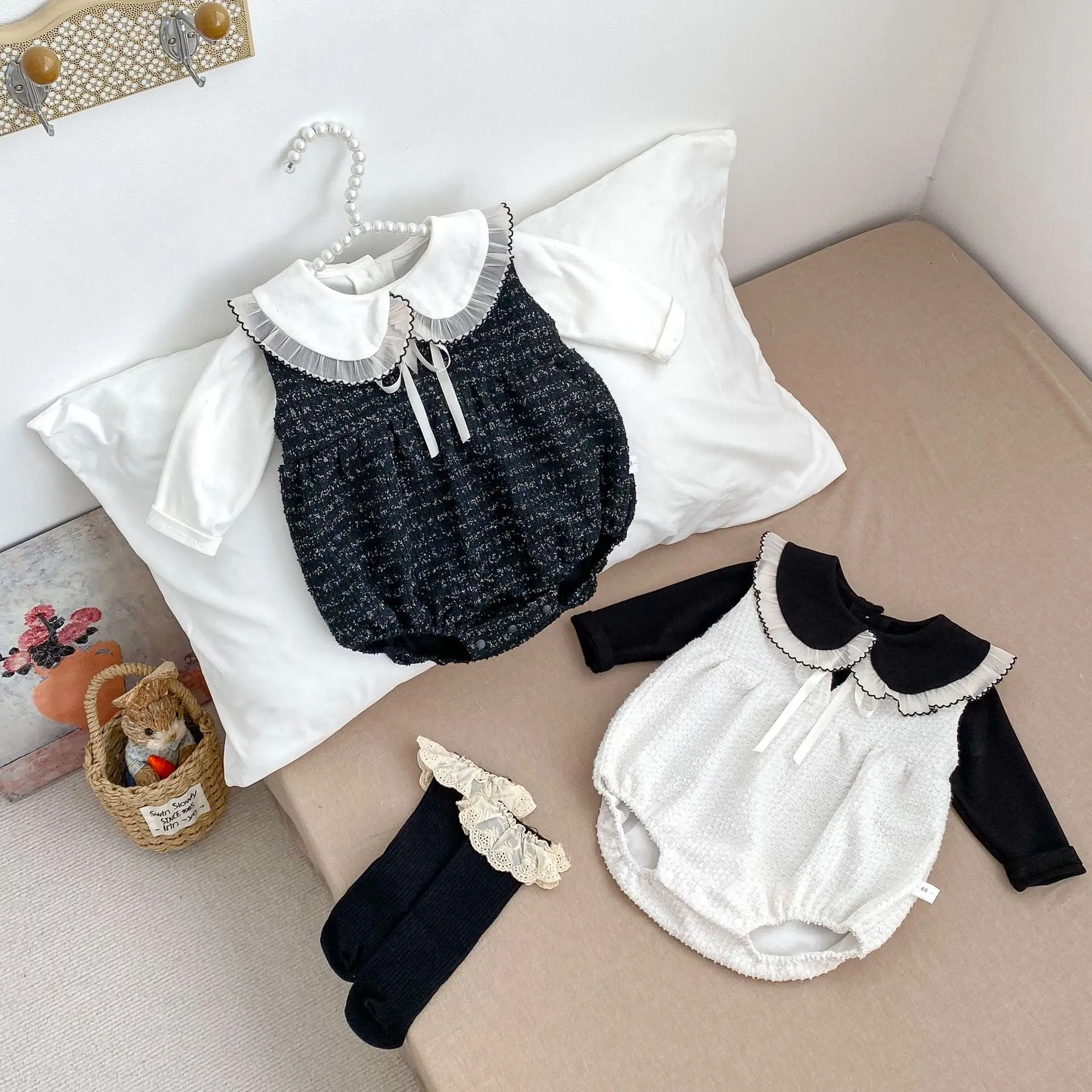 

Autumn infant baby girls 2piece set A small chic-style girl's one-piece outfit lace trim collar long sleeve turtleneck