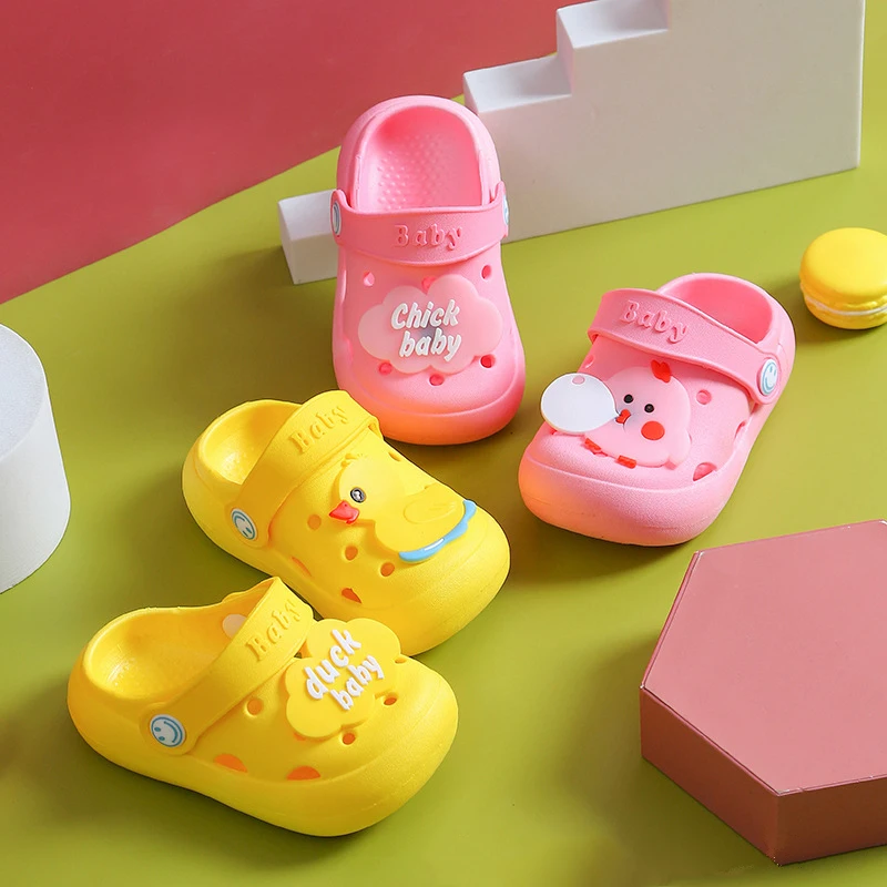 Pantofole per bambini in EVA per ragazzi e ragazze Nuovo design dei cartoni animati Infradito per bambini estivi Scarpe da interno per bambini Sandali da giardino per bambini