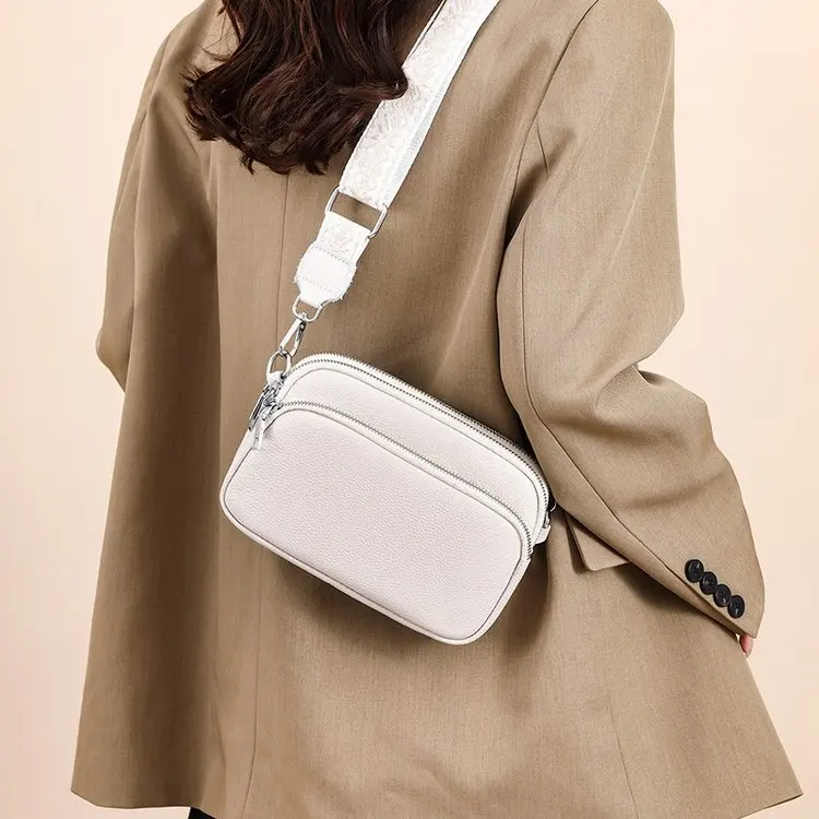 

Easy Access Diaper Bag with Wide Opening Design Allows Parents To Take Needed Items Quickly At Any Time