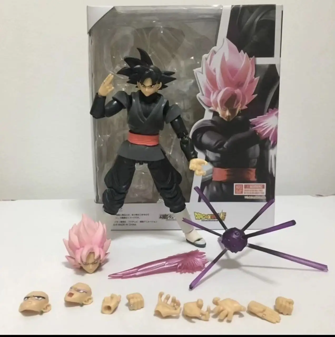 

Dragon Ball Super SHF negro Goku Saiyan Zamus Anime figura de acción conjunta juguetes coleccionables modelo de exhibición estat