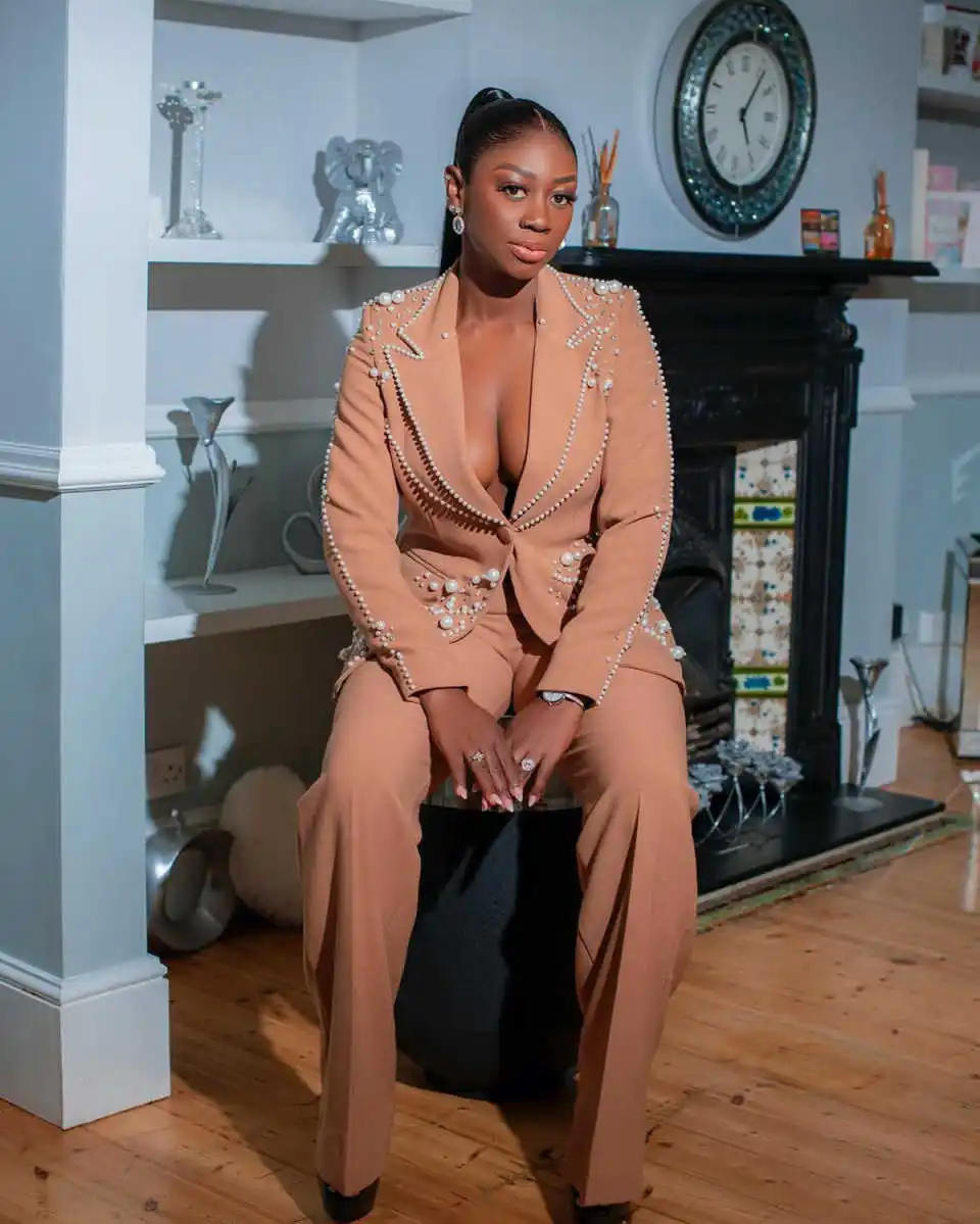 ファッショナブルなパールブレザー 2ピース 高級ピークドラペル フルスリーブジャケット ファッション ワンボタン パワーガウン カスタムメイド