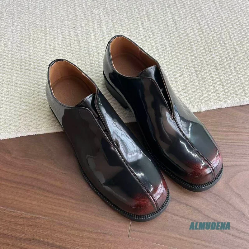 

Black Men Split Round Toe Oxford Shoes Glossy Patent Leather Slip On Low Heel Spring Autumn Outdoor Business Daily Dress Shoes