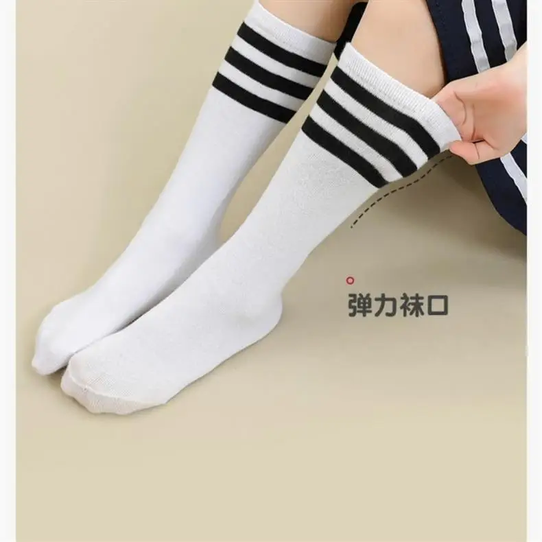 1/2/3Pairs Kinder Mädchen Kniehohe Baumwolle Socken Schwarz Weiß Drei-Linie Gestreiften Laufsport socken Fußball Golf Sport Socken – Detail 2