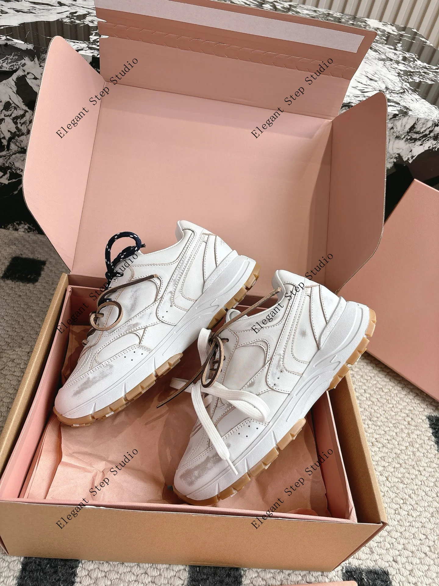 

Women's Shoes Leather Mesh Sneakers Retro