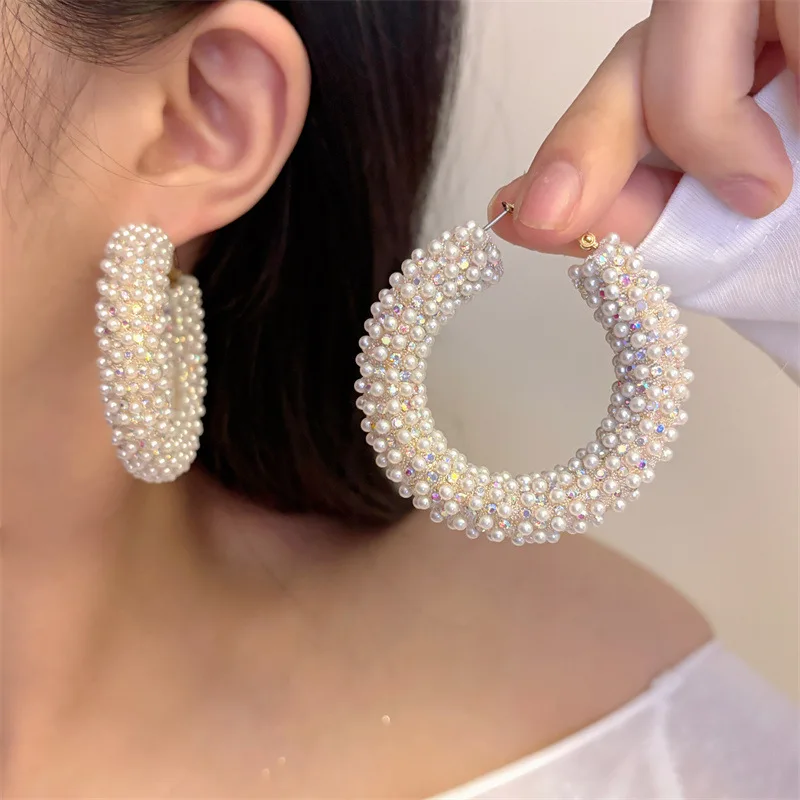 

Delicate Crystal Pearl Beads Hoop Earrings for Women European American Personality Exaggerated Party Jewelry Daily Accessories