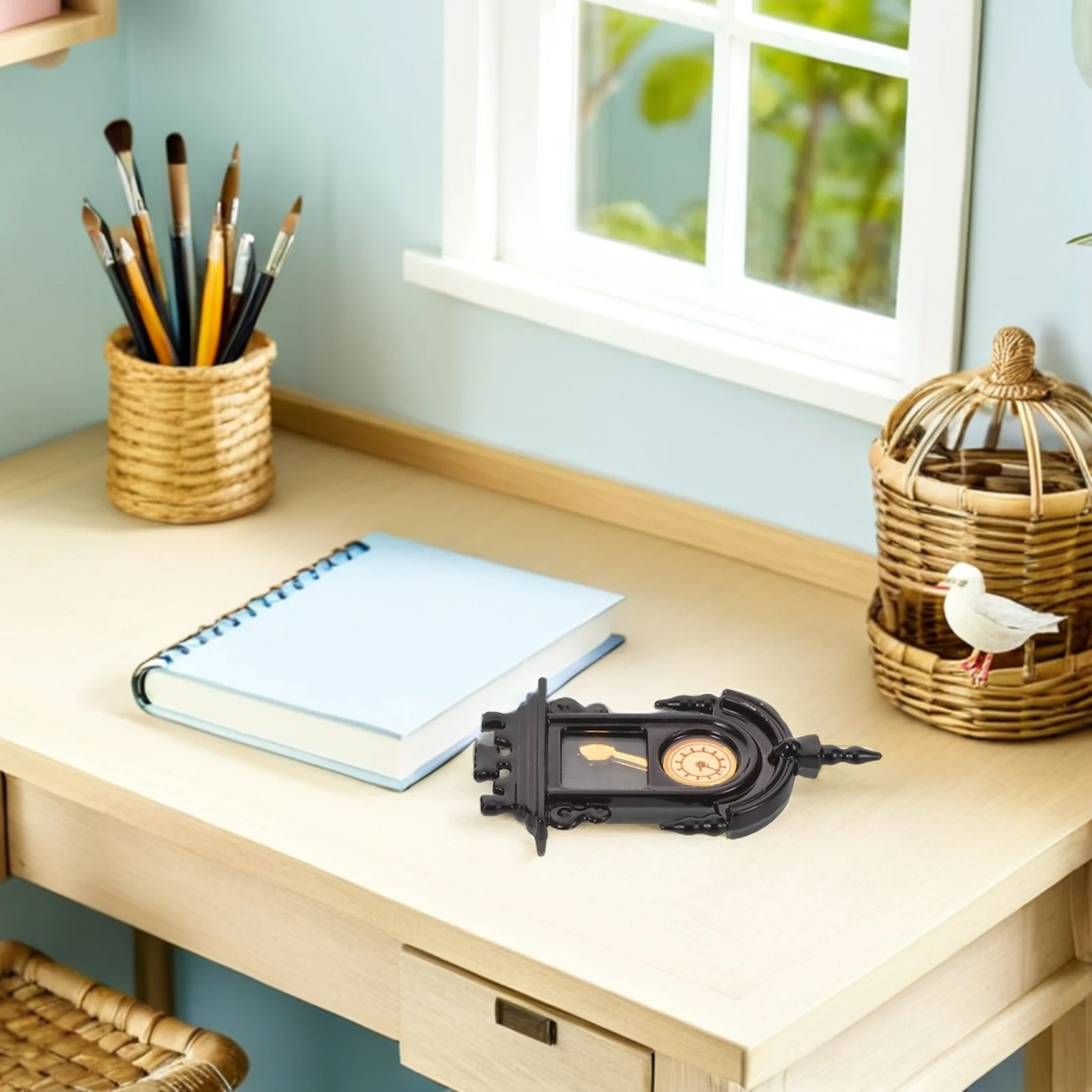 

2Pcs Miniature Retro Wall Clock Vintage Pendulum Clock Mini Furniture Living Room Bedroom Kitchen Dollhouse Accessories