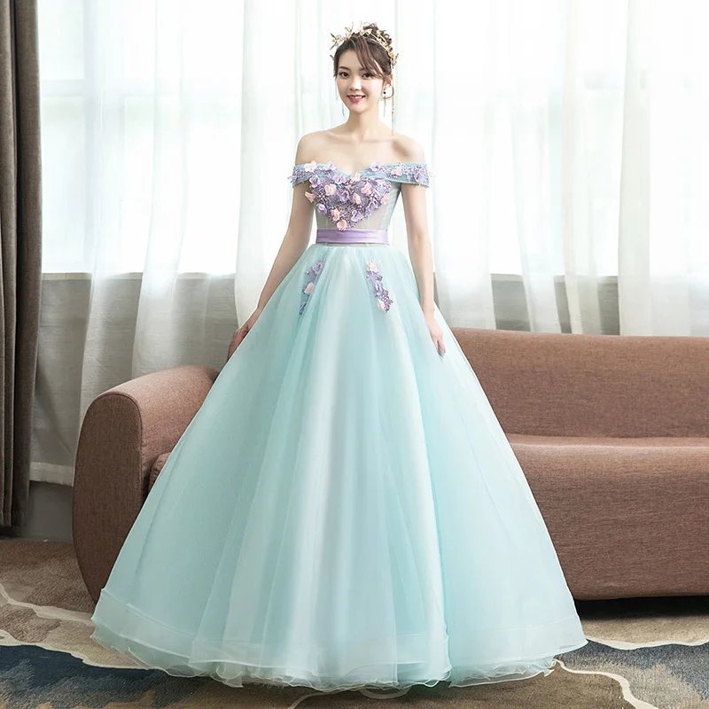 Abendkleid, flauschiges Kleid, langes Performance-Outfit des Gastgebers, Gesangskunstprüfung, Solo-Performance für Studenten, Bühne, jährliches Partykleid
