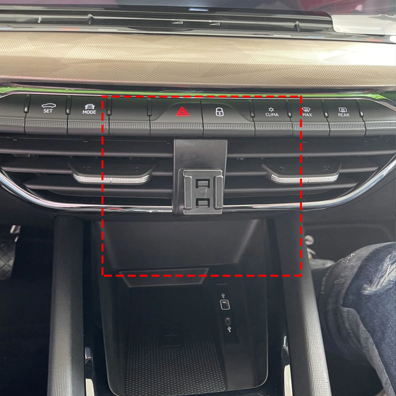 for Skoda Octavia A8 2020-2025 Specific Dashboard Navigation Phone Holder Mount Design Car​​ accessoires - view 2