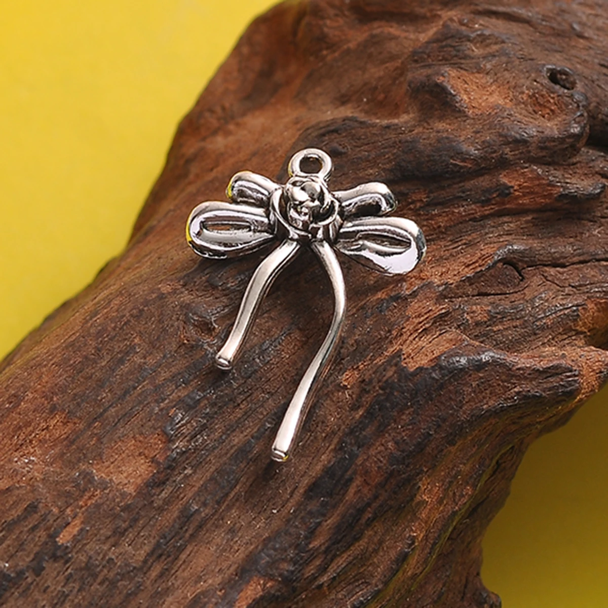 15 Pieces of Rose Bow-Shaped Charms, Three-Dimensional Flower Ribbon Bow Pendants, Suitable for DIY Bracelets, Necklaces, and Earrings, Sweet Handmade Beaded Jewelry Accessories