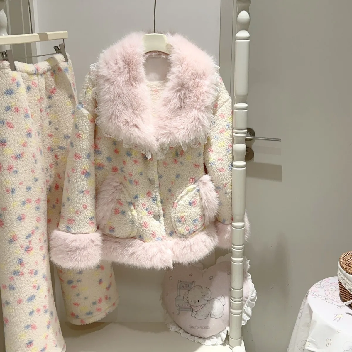 

New Women's Plush Lapel Warm Home Clothes Set Fashionable Lamb Fur Sleepwear Long Sleeve Long Pants Breathable Comfortable