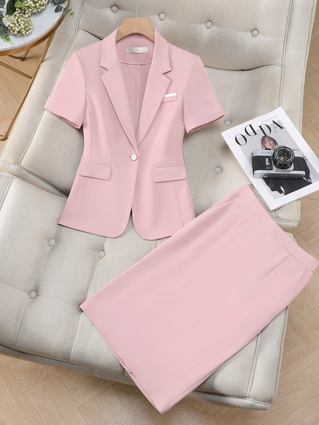 

Pink Short Sleeve Suit Jacket Women's Commute Professional Style Fashionable Commuter Windbreaker Ladies' Suit Set