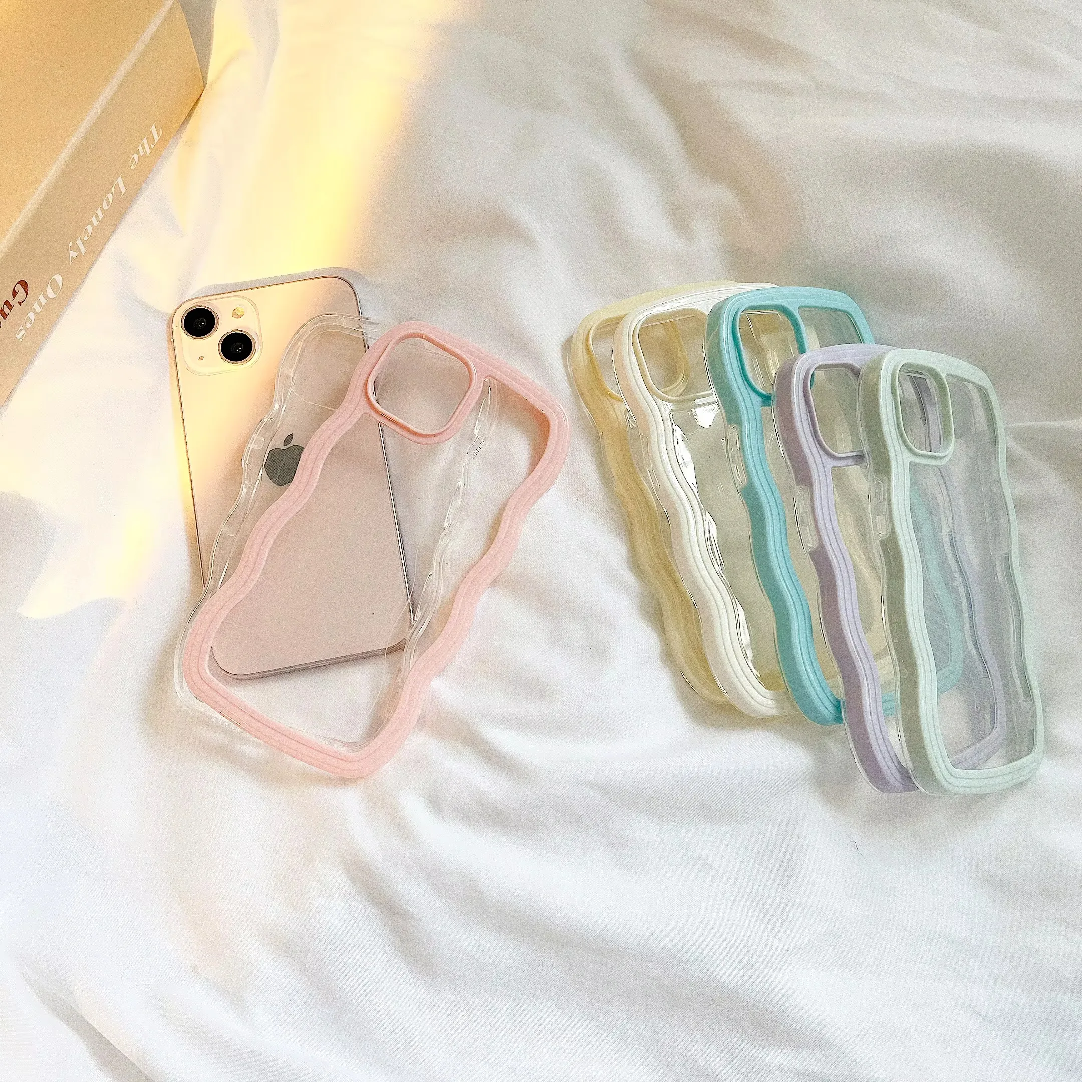 Fashion Transparent Curly Wave Case for iPhone 16 11 12 13 14 15 Pro Max 8 Plus X XR XS Shockproof Bumper Cover Capa Aesthetic