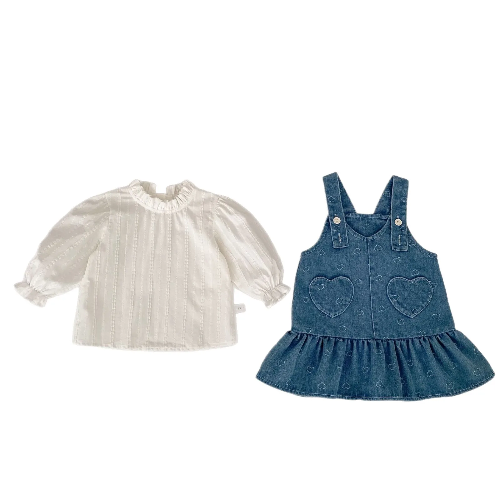 ชุดเดรสยีนส์แขนกุดสำหรับเด็กผู้หญิงแรกเกิด ฤดูใบไม้ผลิ 2026 ชุดเดรสเด็กผู้หญิงผ้าฝ้าย ชุดเดรสสายเดี่ยวลายหัวใจหวานๆ สำหรับเด็กวัยหัดเดิน เสื้อผ้าเด็ก