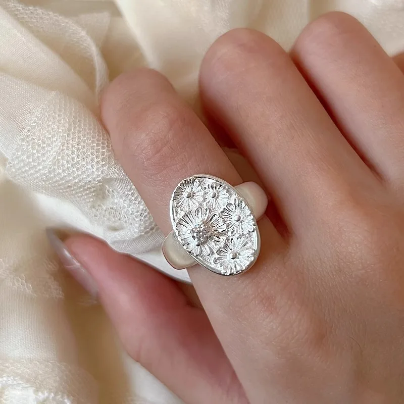 Silver Color Daisy Flower Rings For Women Girl Vintage Creative Design Elegant Temperament Sweet Wedding Bride Jewelry Gift