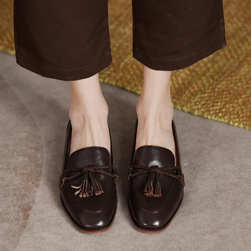 2024 New British Style Women Loafers Retro Tassels Leather Shoes Low Heel Shallow Single Shoes Black Brown School Flat Shoes