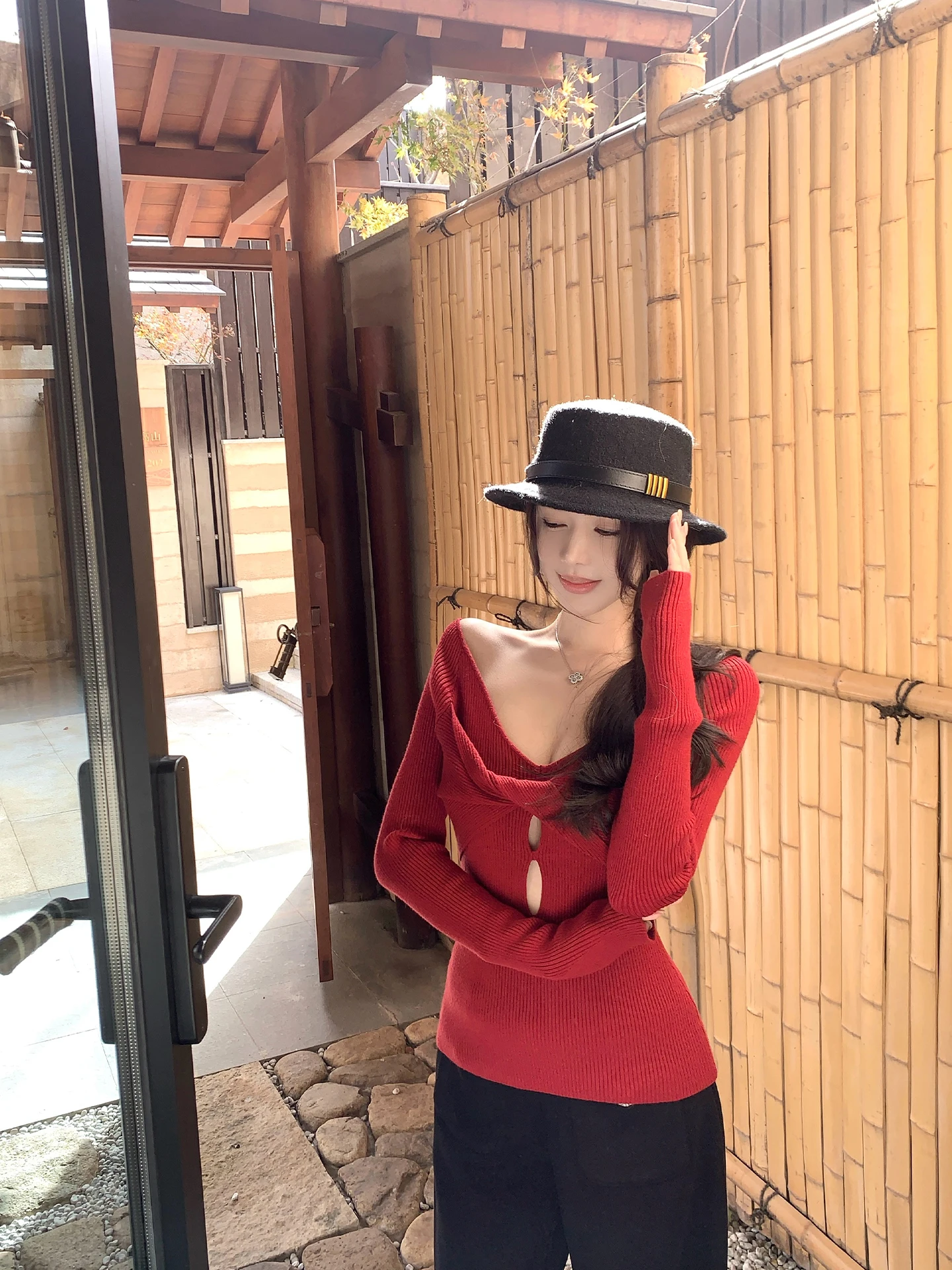 

Сексуальный вязаный свитер для женщин, красный, с V-образным вырезом, ажурный, с узлом, из смесового волокна, с длинными рукавами, облегающий, для повседневной носки, Sister Titi