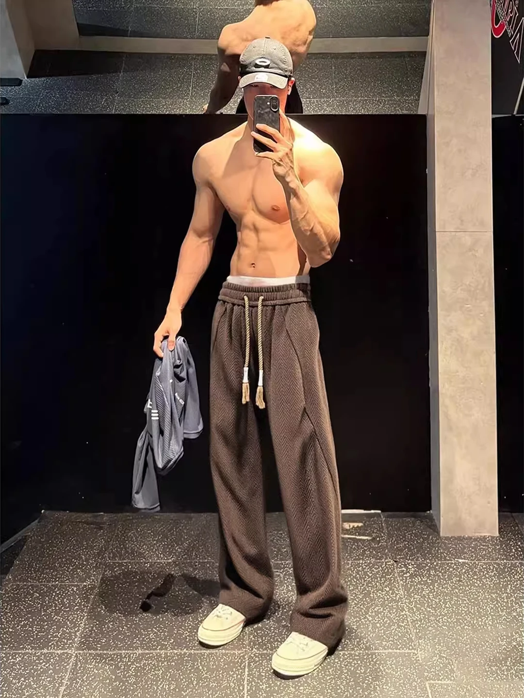 

Men's Casual Trousers Autumn Winter Fitn Sports Pants Coffee Color Pleated Thiened Fce Sweatpants Wrinkle Pants