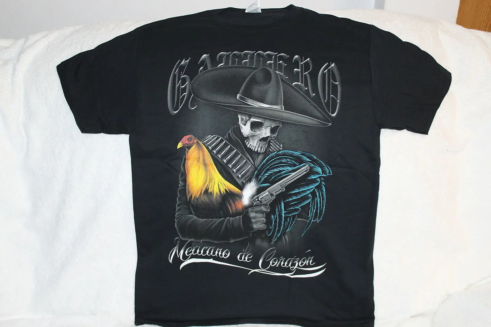 

SKELETON ROOSTER GUN HAT GALLERO MEXICANO DE CORAZON T-SHIRT SHIRT