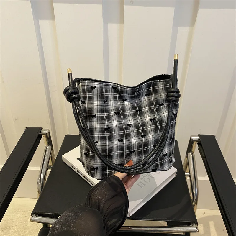 

Красивая женская сумка для отдыха, новые модные, модные, простые, персонализированные сумки на ремне в западном стиле, с принтом банта