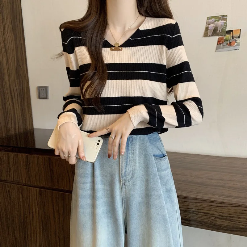 

Women Fashion Striped Basic Cropped Knit Sweater Vintage V-Neck Long Sleeve Autumn Female Baggy Pullovers Chic Tops Commute B341