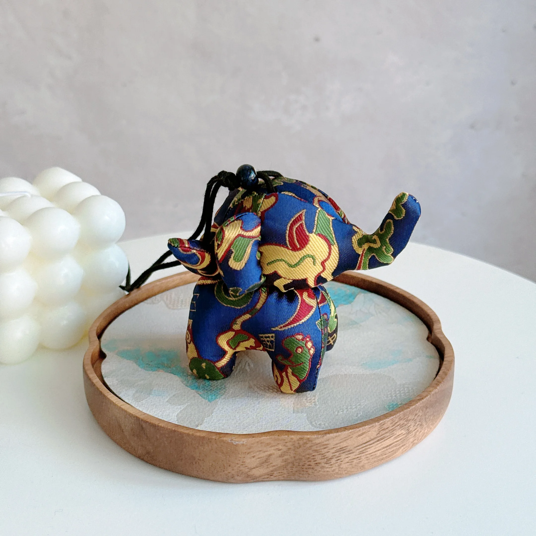 Cuciture fatte a mano Ali dell'amicizia Animale Elefante Portachiavi Portachiavi Ciondolo Ricamo cinese Shu Broccato Tessuto di seta 100%