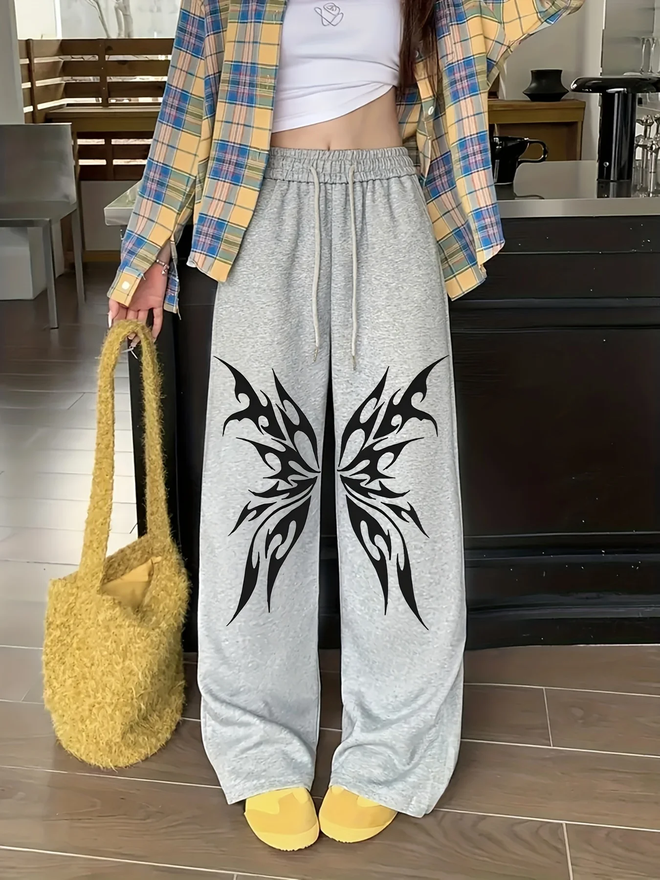 

New Women's Plus Size Spring Butterfly Print Pants Fleece Elastic Waist Straight Leg Sweatpants Fashionable and Versatile
