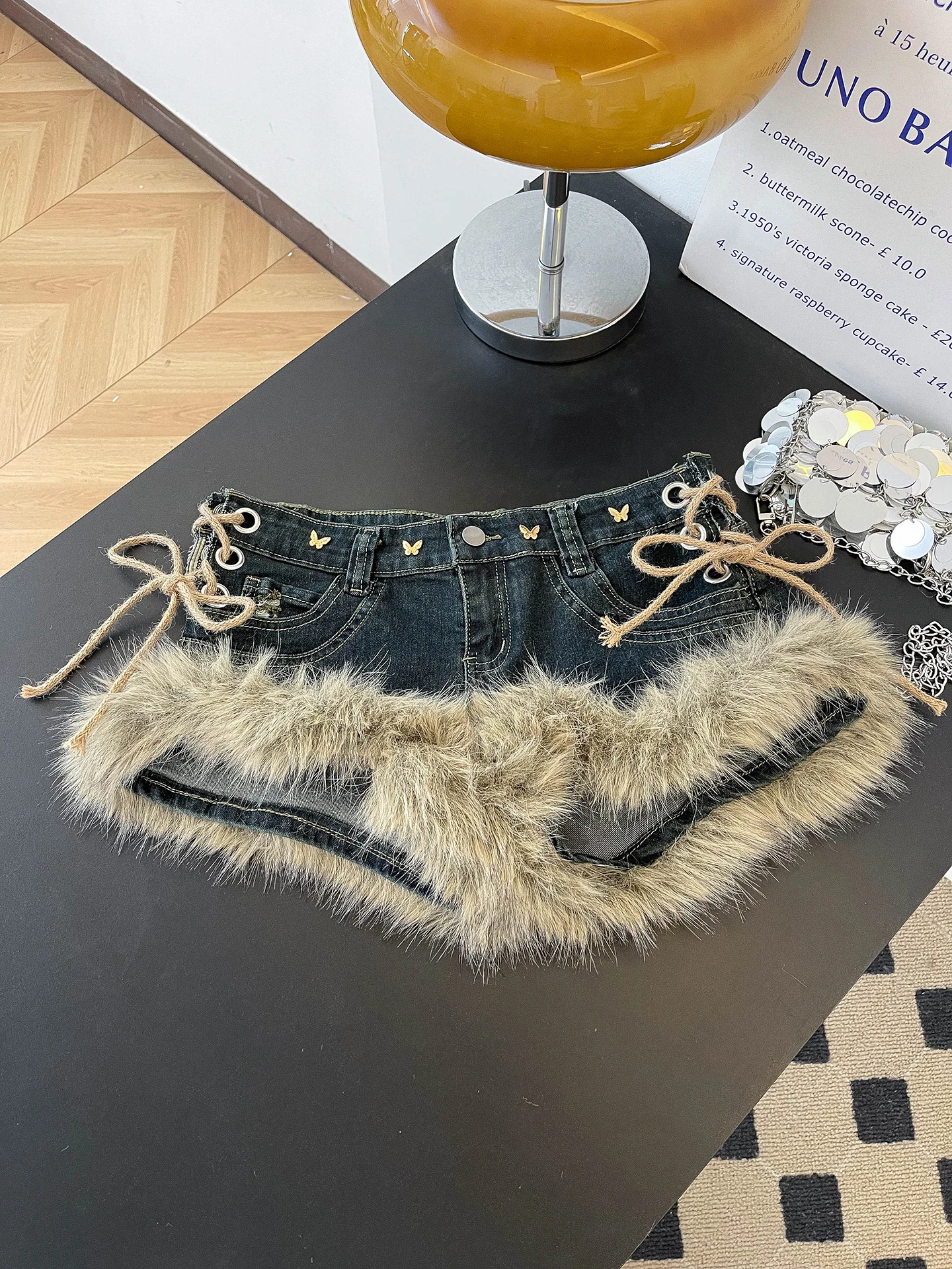 

Джинсовые шорты Y2K с завязками по бокам, скинни, с низкой посадкой, облегающие, с рваными элементами, пэчворк, для повседневной носки и работы