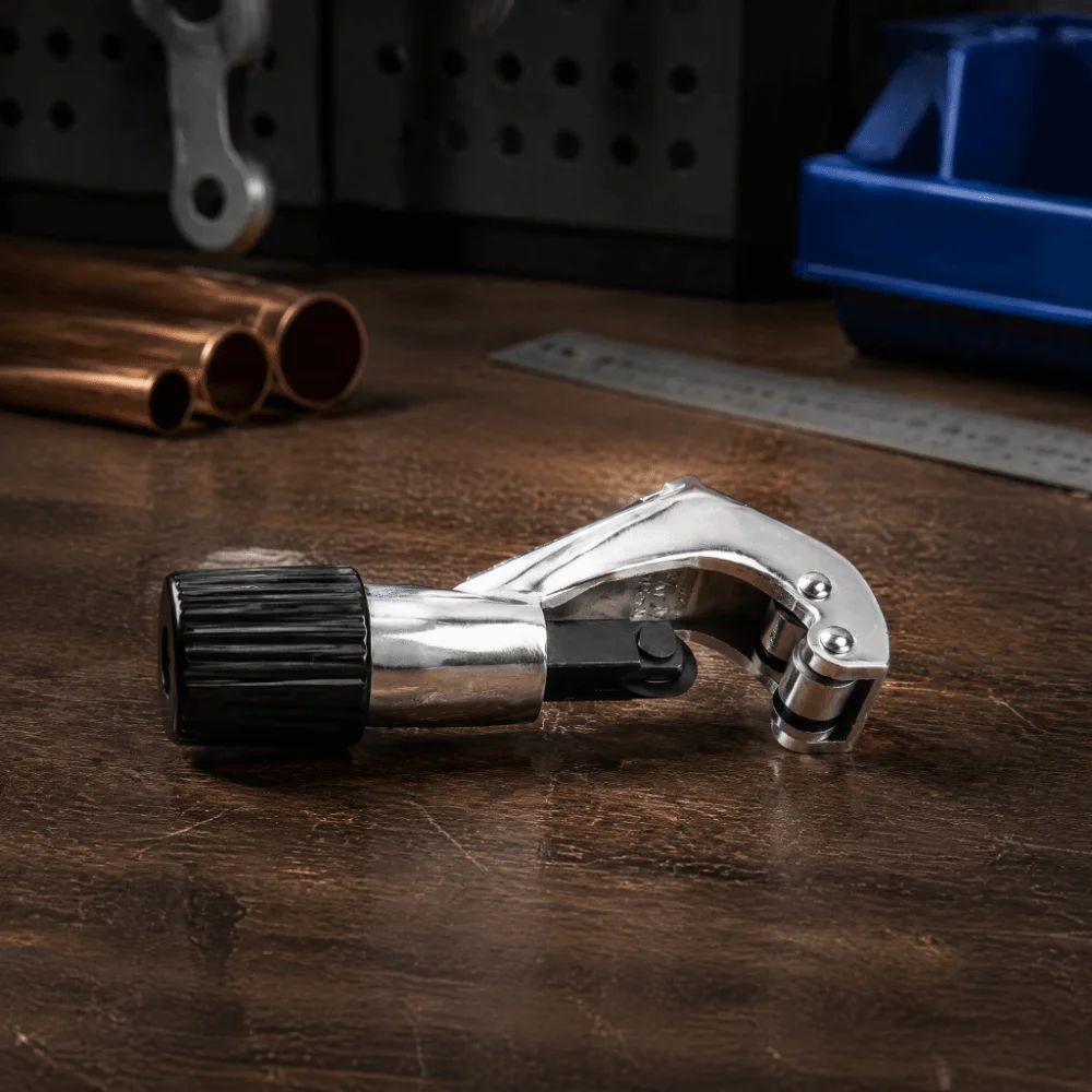 4-30mm Cutting Range Ball Bearing Cutter Deburring Tool Included Spare Cutting Blades Roller Tube Cutter Pipe Cutting Tool
