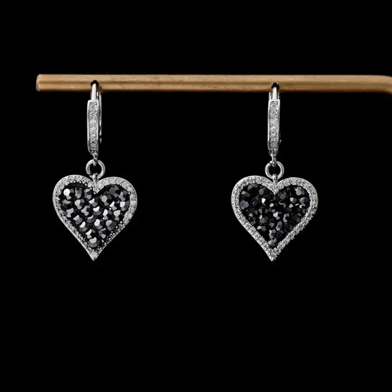 Exquisite Black Crystal Love Zircon Earrings for Women Fashionable Personalized Prom Accessories Party Jewelry Anniversary Gifts