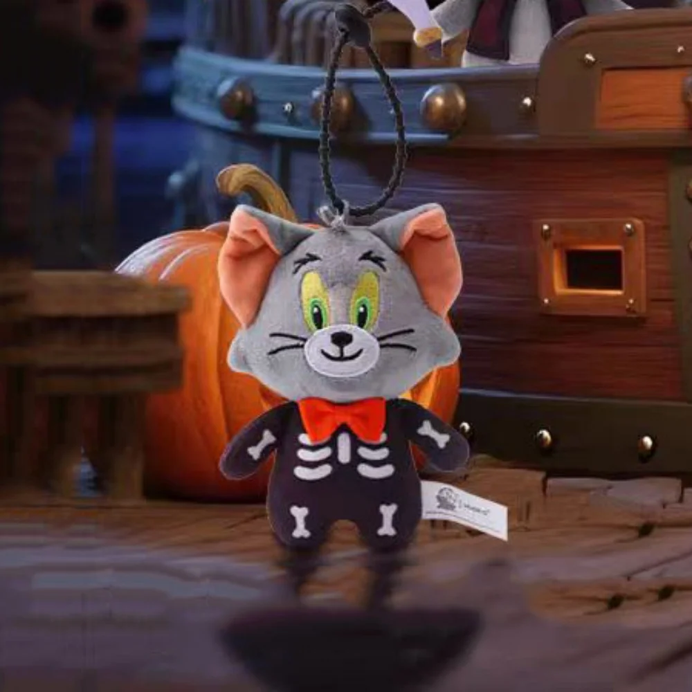 ตุ๊กตาการ์ตูนแท้ ทอมแอนด์เจอร์รี่ ของเล่นตุ๊กตาขนนุ่มน่ารัก ของตกแต่งกระเป๋าเป้นักเรียน พวงกุญแจตุ๊กตา ของขวัญวันฮาโลวีนสำหรับเด็กผู้หญิง