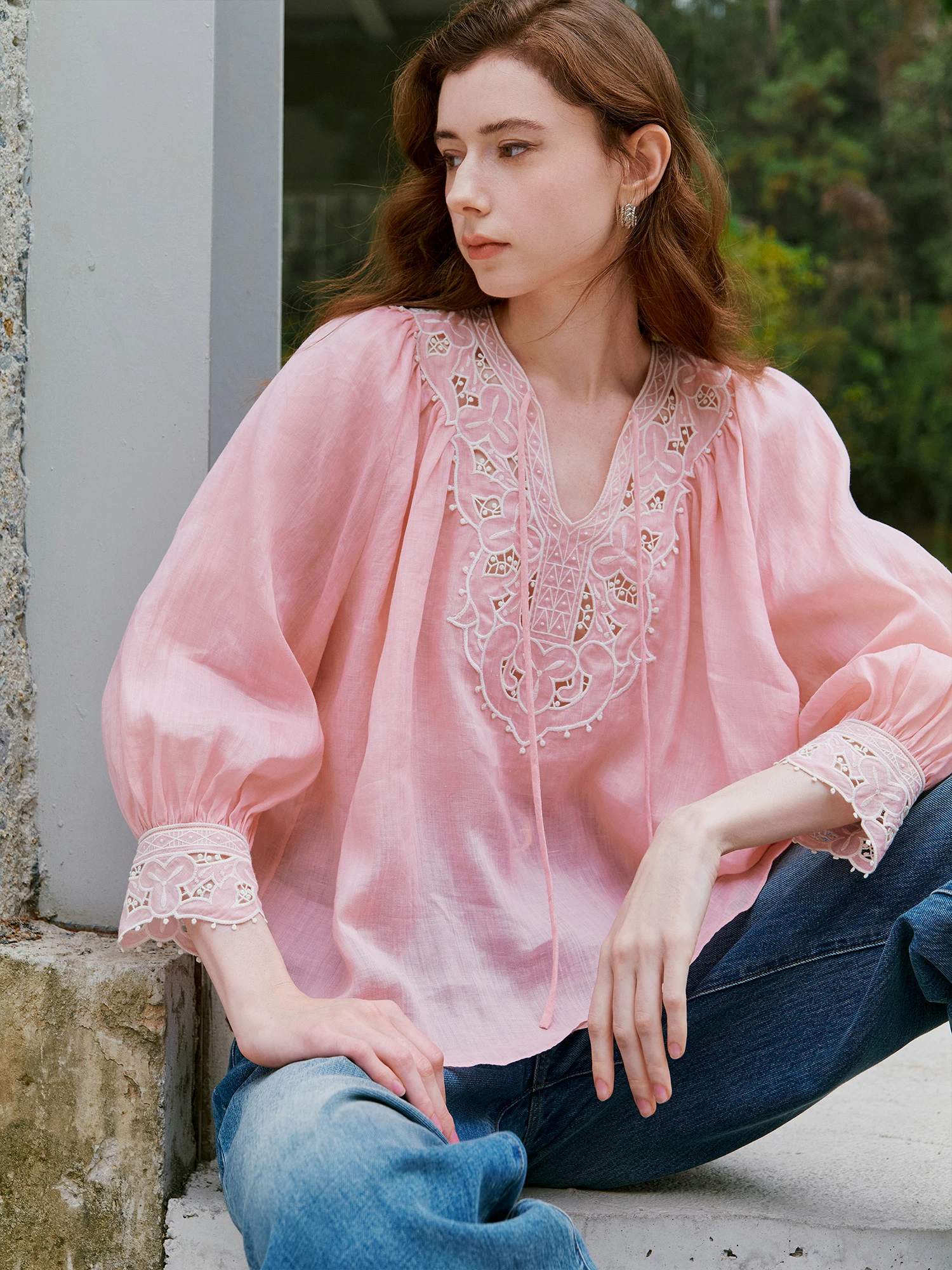 

Легкая воздушная льняная рубашка Affinity Avocado с ажурной вышивкой во французском стиле, свободного кроя, с рукавом 3/4, V-образным воротником, дышащая и комфортная