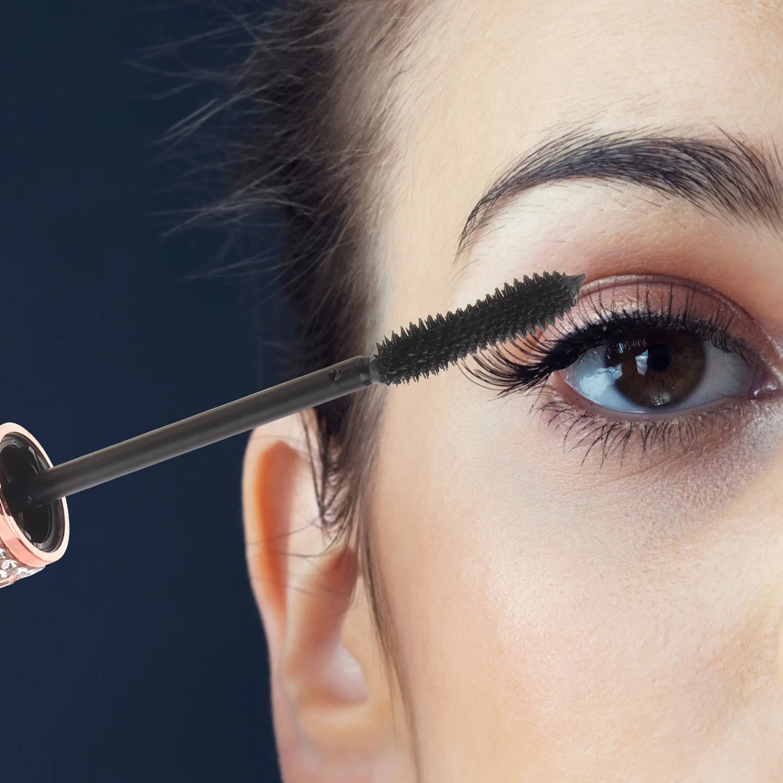 

1Pcs Women Eyelash Mascara High-Quality Durable Brush Head Design Even Application for Natural Look Diamond Mascara