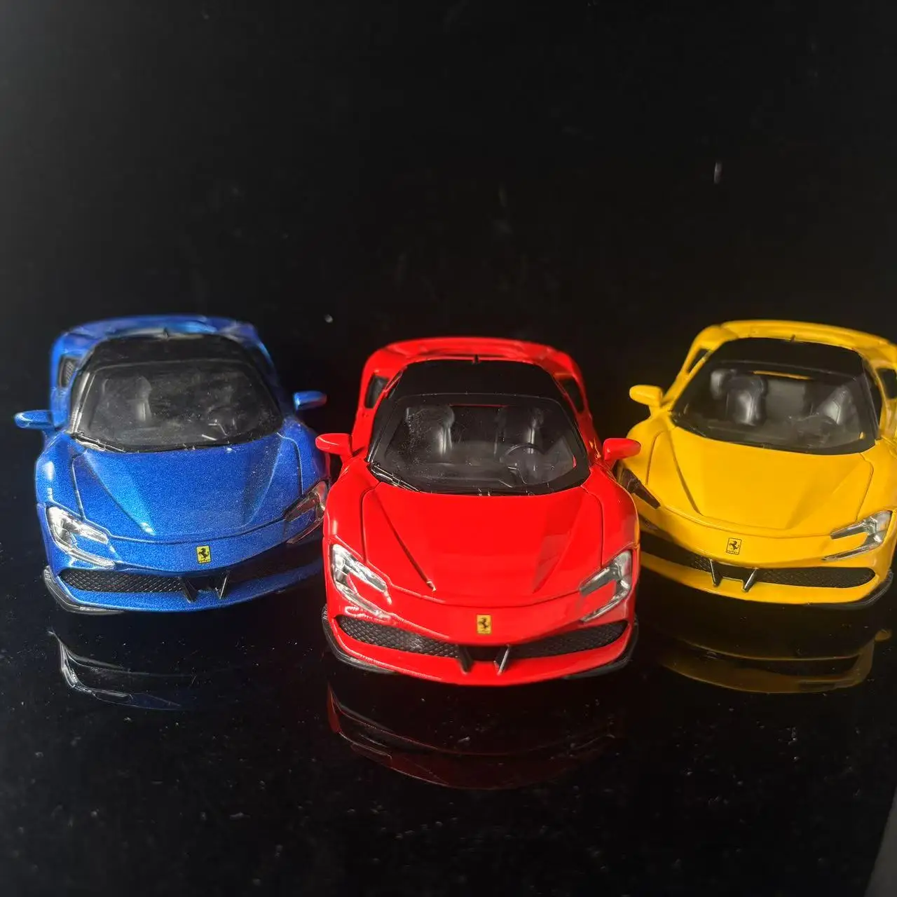 

1:32 Ferrari SF90 Sports Car High Simulation Diecast Metal Alloy Model Car Sound Light Pull Back Collection Toy Gifts Alloy Car