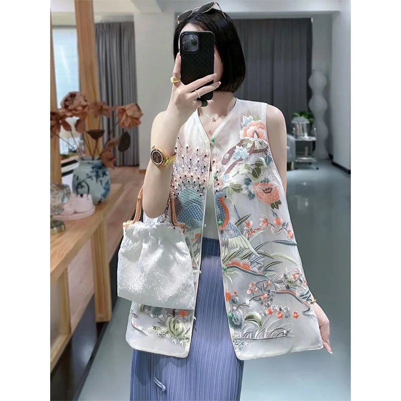 White  Vest for women Spring Autumn 2024 New  Heavy Industry Embroidery Tang Suit With Button up vest top Jacket Women Top Black