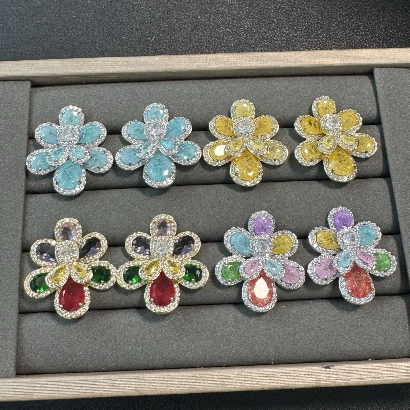 multicolor-flower-stud-earrings-for-women-shiny-elegant-jewelry-blue-yellow-floral-petals-earrings-dinner-party
