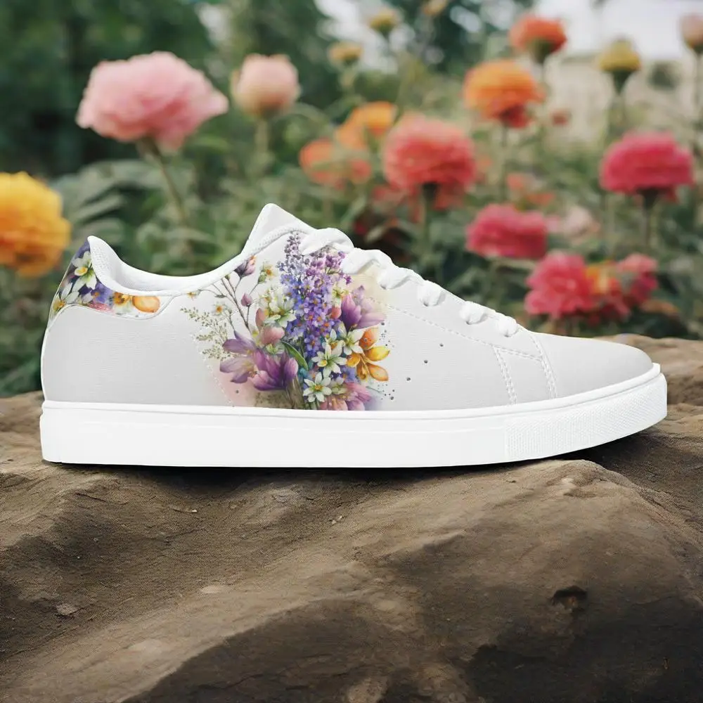 

Floral print trendy casual sneakers White sneakers are stylish and versatile