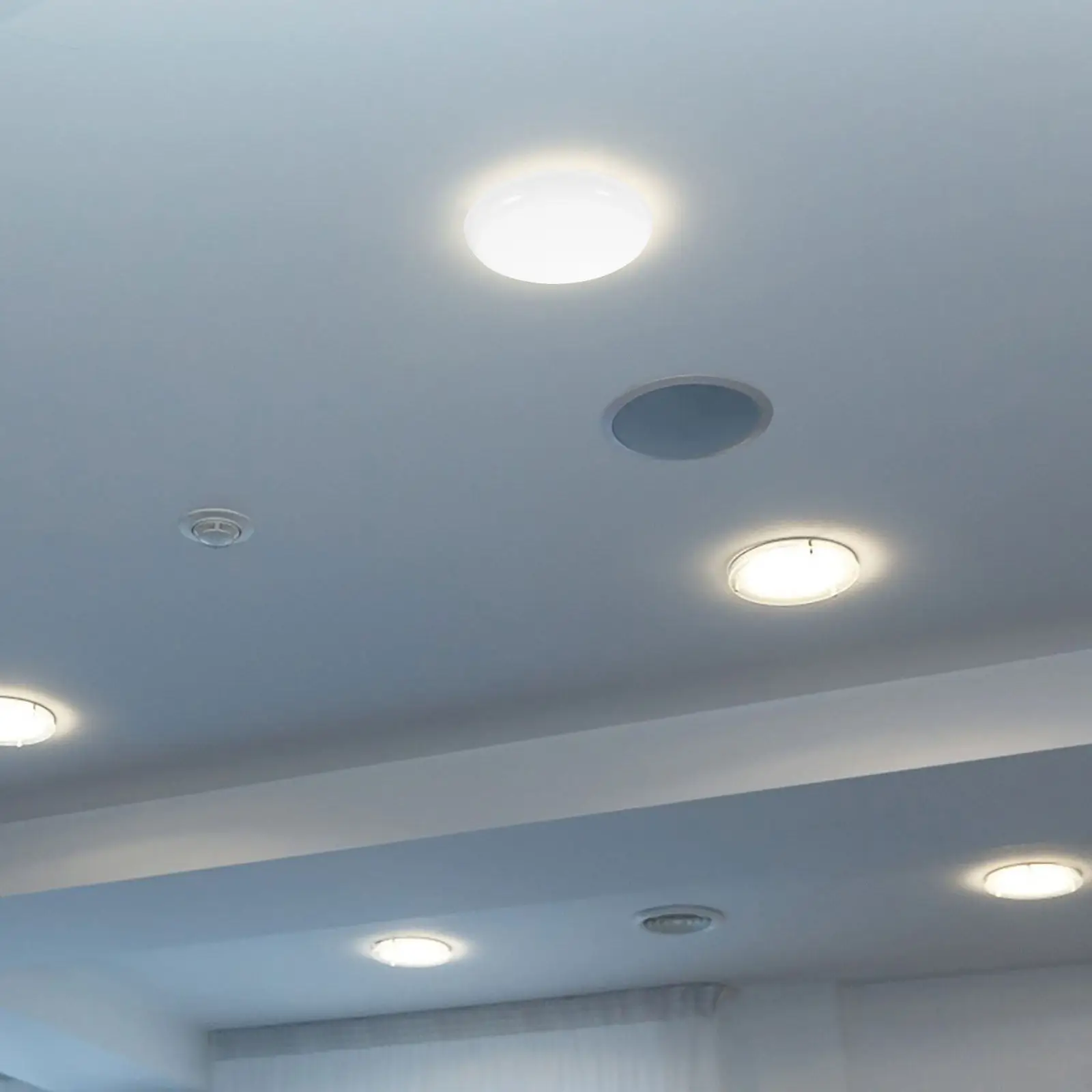 

Комплект из 2-х изогнутых рассеивателей для светодиодных ламп, защита от запотевания, равномерное освещение, для потолочных светильников и домашнего освещения