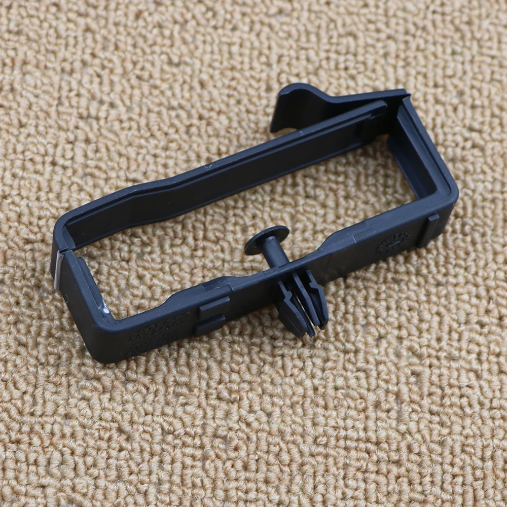 30721387 For Volvo S60 V70 XC60 XC70 S40 V50 S80  Emergency  Warning Triangle Bracket / Support  trunk  sign fixed buckle car