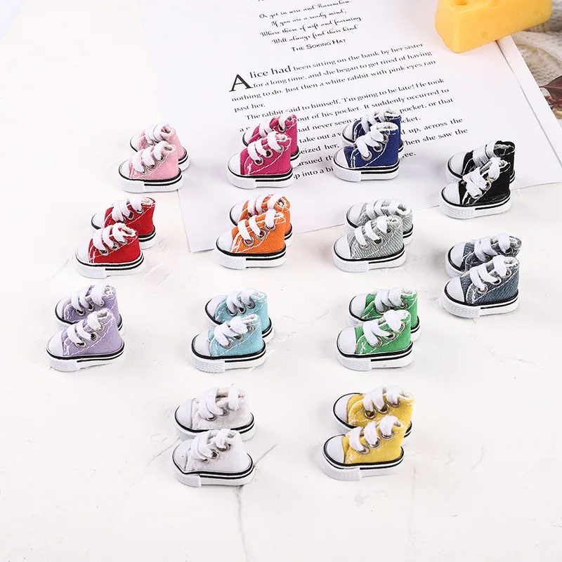 1Pairs 3.5cm Mini Finger Shoes Fingerboard Shoes Sneaker Keychain Canvas Shoelace Doll House Dress Up Accessory Children Gift